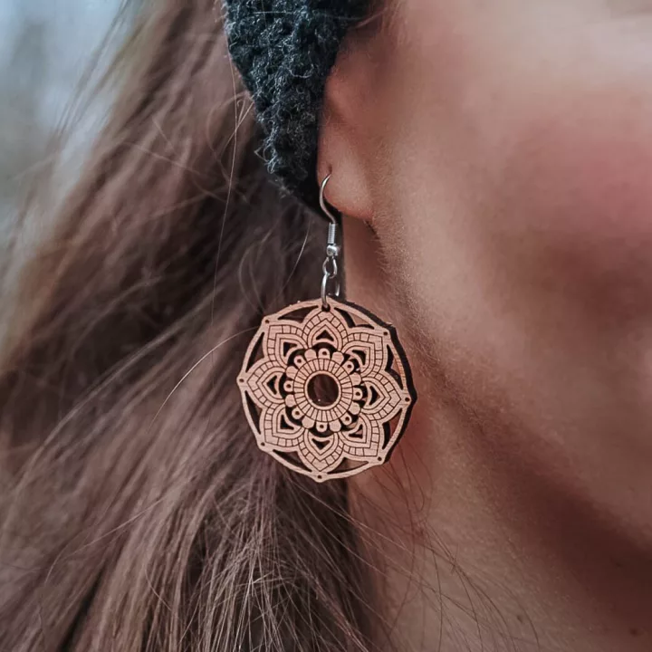 Vente de bijoux en bois recyclé suisse