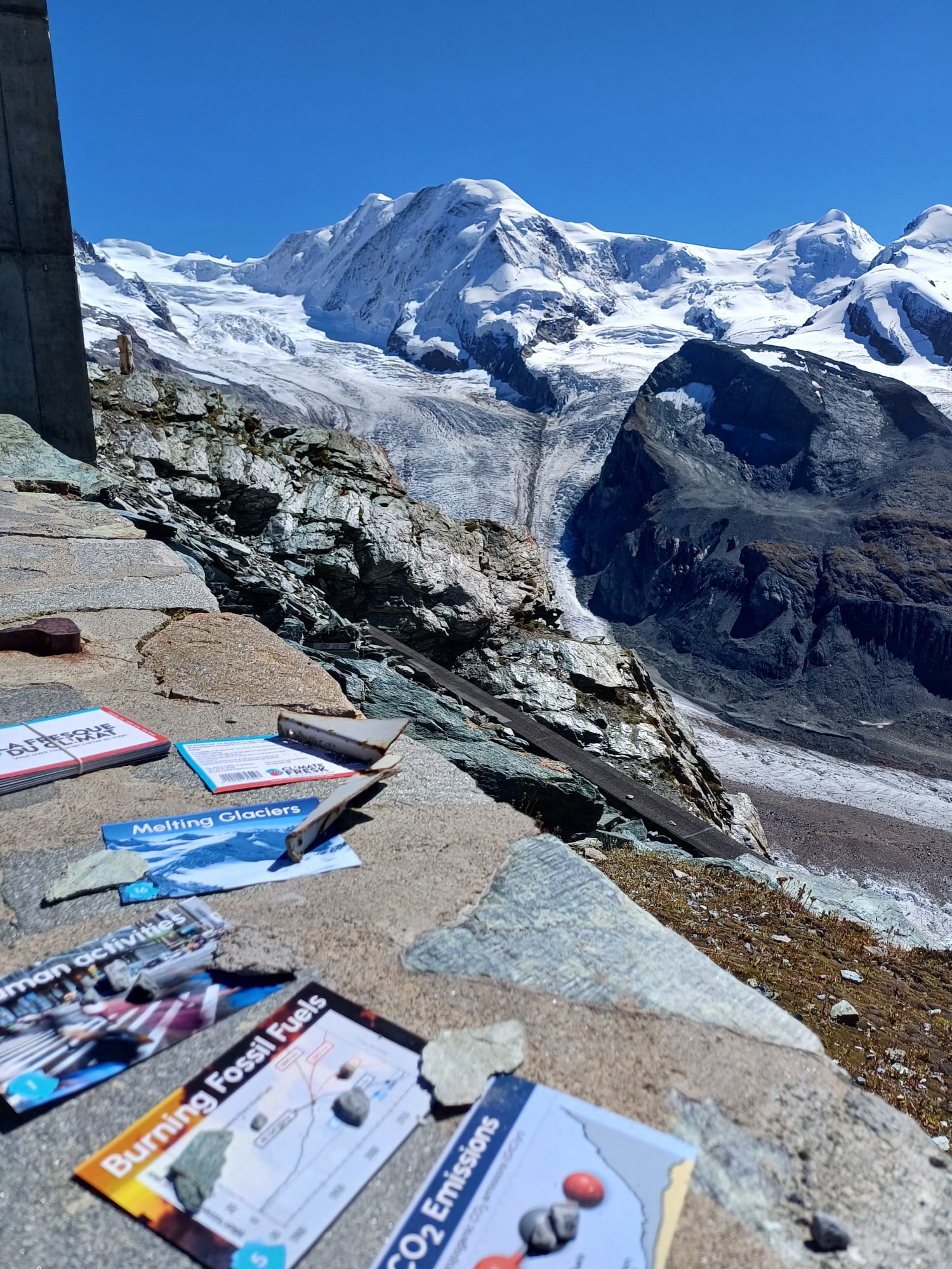 Fresque en haut du Gornergrat à 3000m, alors que les glaciers fondent sous nos yeux